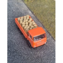 LOADING OF GRAIN BAGS FOR BREKINA LUPETTO SCALE 1/87 H0 ART. 87730