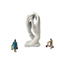 MONUMENTO PER DIORAMA MANI...
