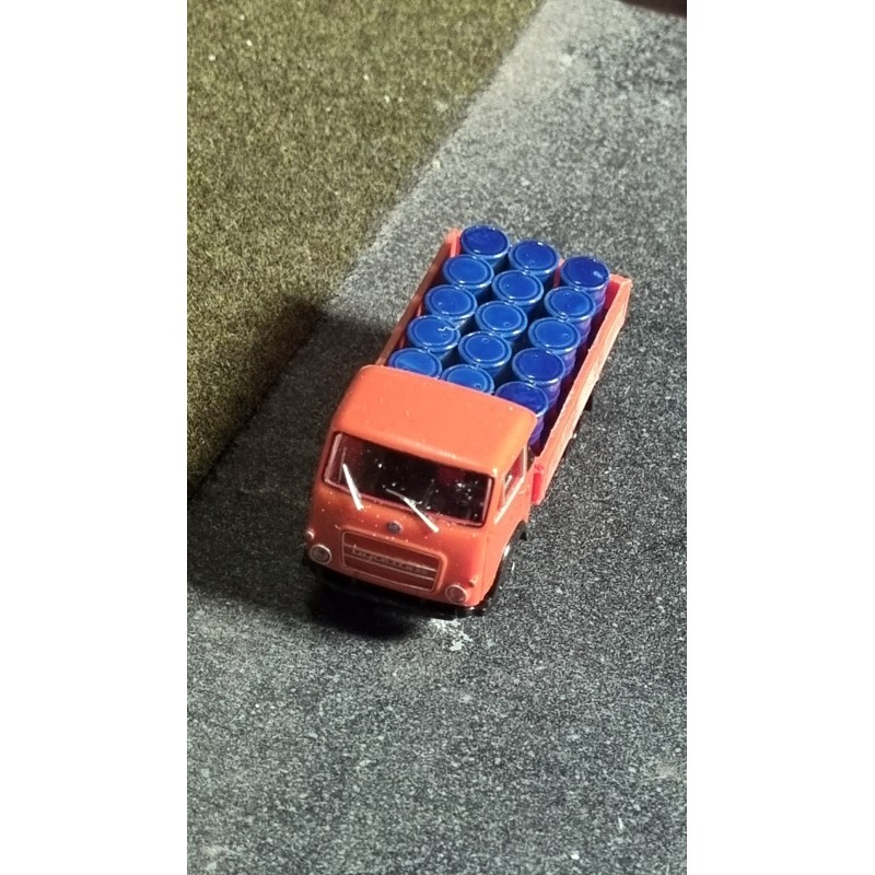LOADING OF OIL DRUMS FOR BREKINA LUPETTO SCALE 1/87 H0 ART. 87731